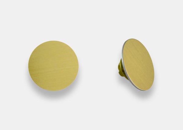 Raw round Gold lapel pin 